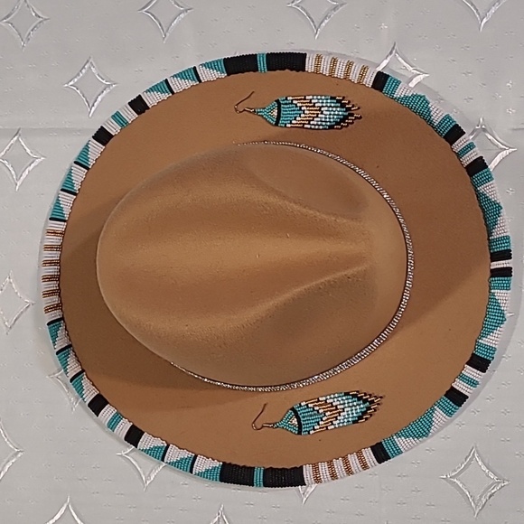 Beaded Hat & Earrings - Picture 8 of 9